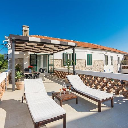 זאדאר Apartments Fontana מראה חיצוני תמונה